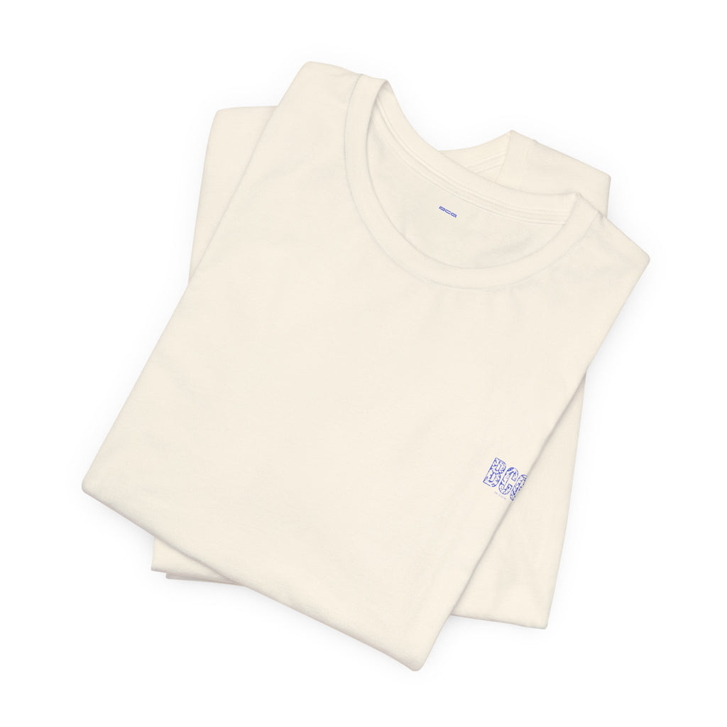 Minimalist White Tee with Tiny Chest Logo – Classic Casual Short Sleeve Shirt