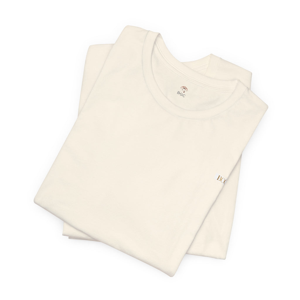 Minimalist White Tee with Tiny Chest Logo – Classic Casual Short Sleeve Shirt