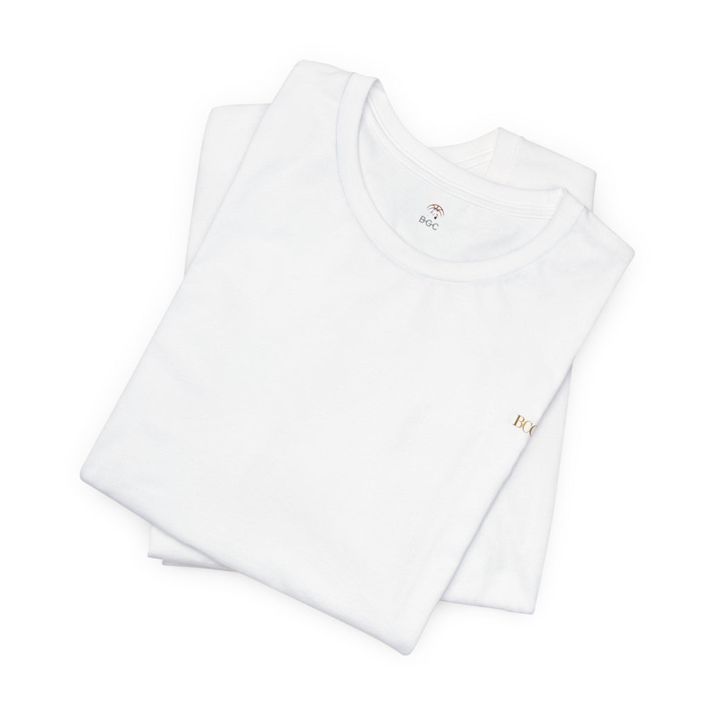 Minimalist White Tee with Tiny Chest Logo – Classic Casual Short Sleeve Shirt