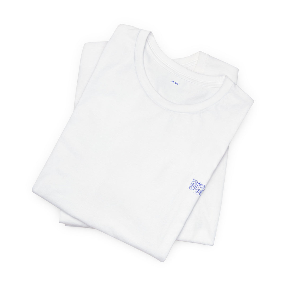 Minimalist White Tee with Tiny Chest Logo – Classic Casual Short Sleeve Shirt