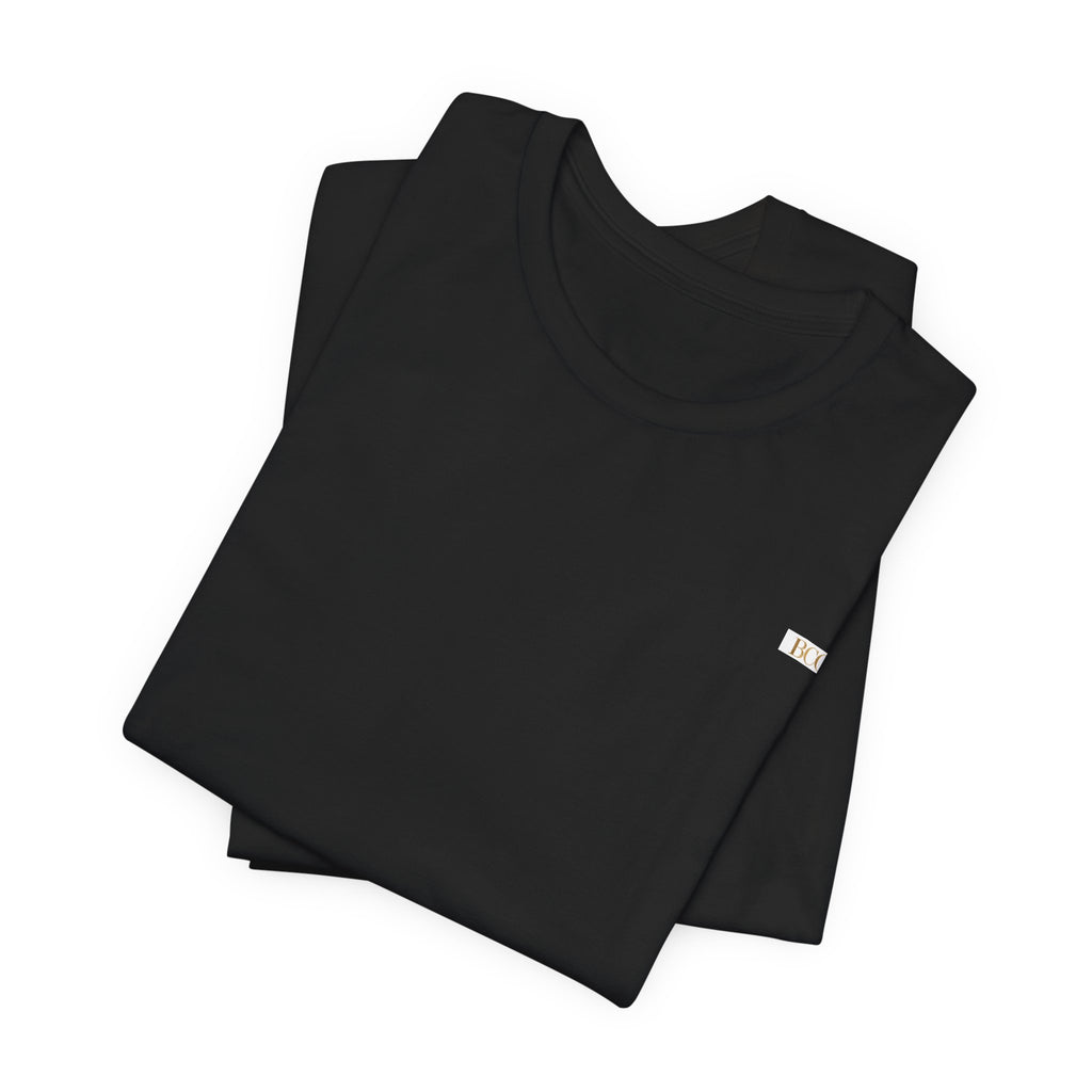 Minimalist White Tee with Tiny Chest Logo – Classic Casual Short Sleeve Shirt