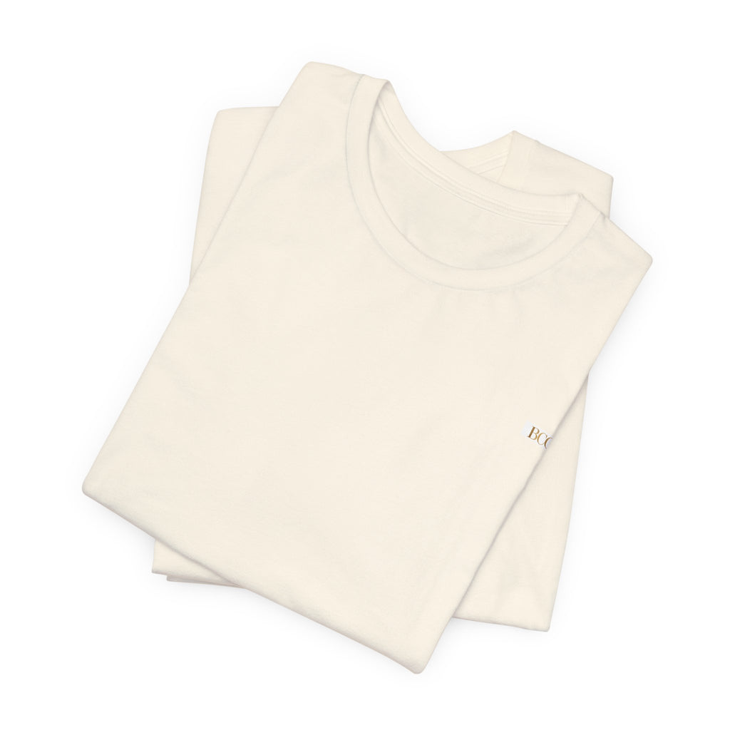 Minimalist White Tee with Tiny Chest Logo – Classic Casual Short Sleeve Shirt