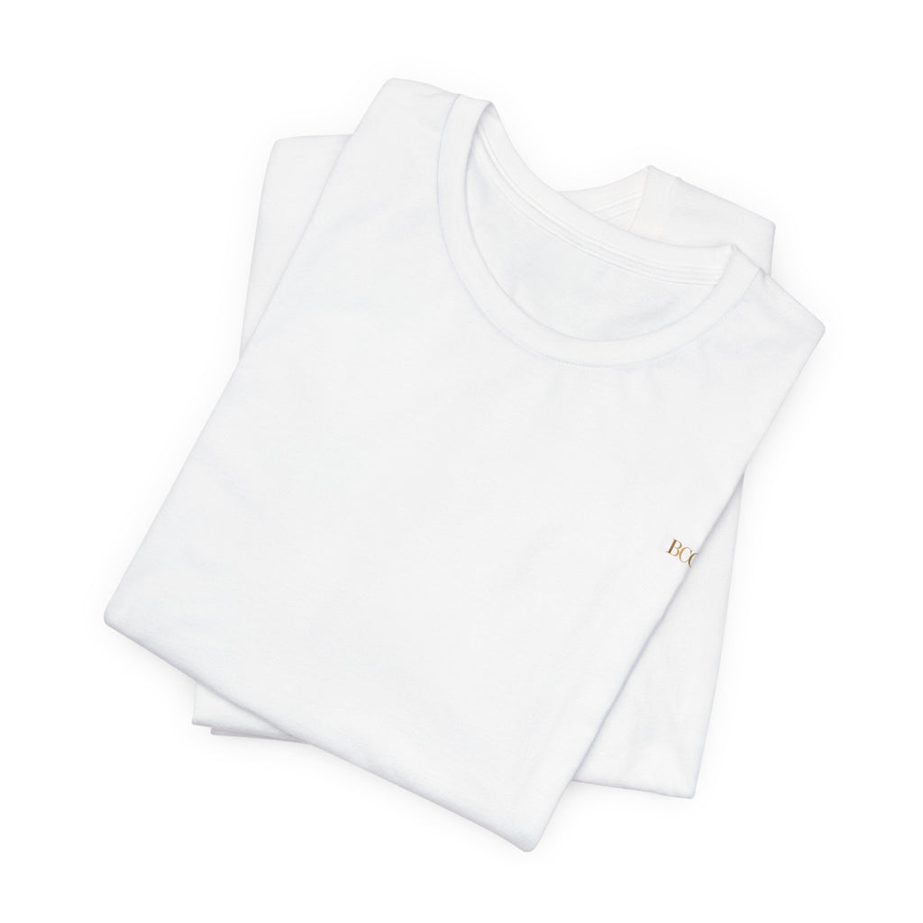 Minimalist White Tee with Tiny Chest Logo – Classic Casual Short Sleeve Shirt